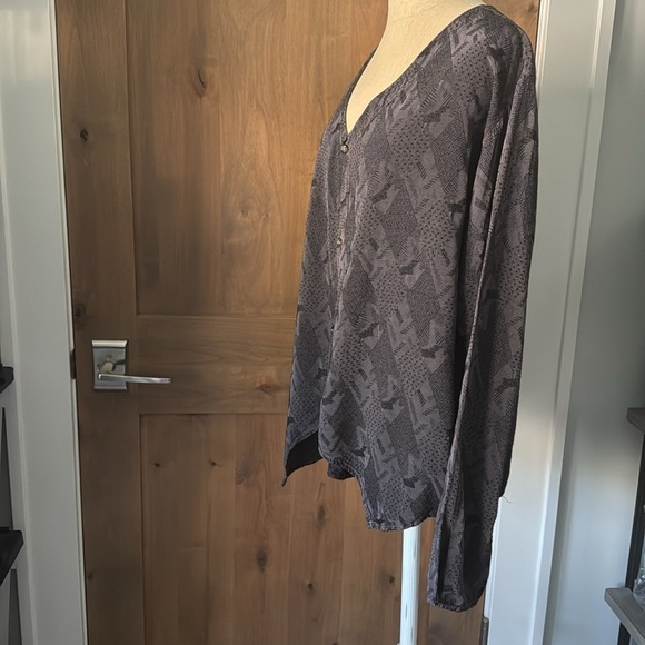 CP SHADES Diamond Embroidered Blouse Womens M button down Assymetric Lagenlook - Picture 4 of 13